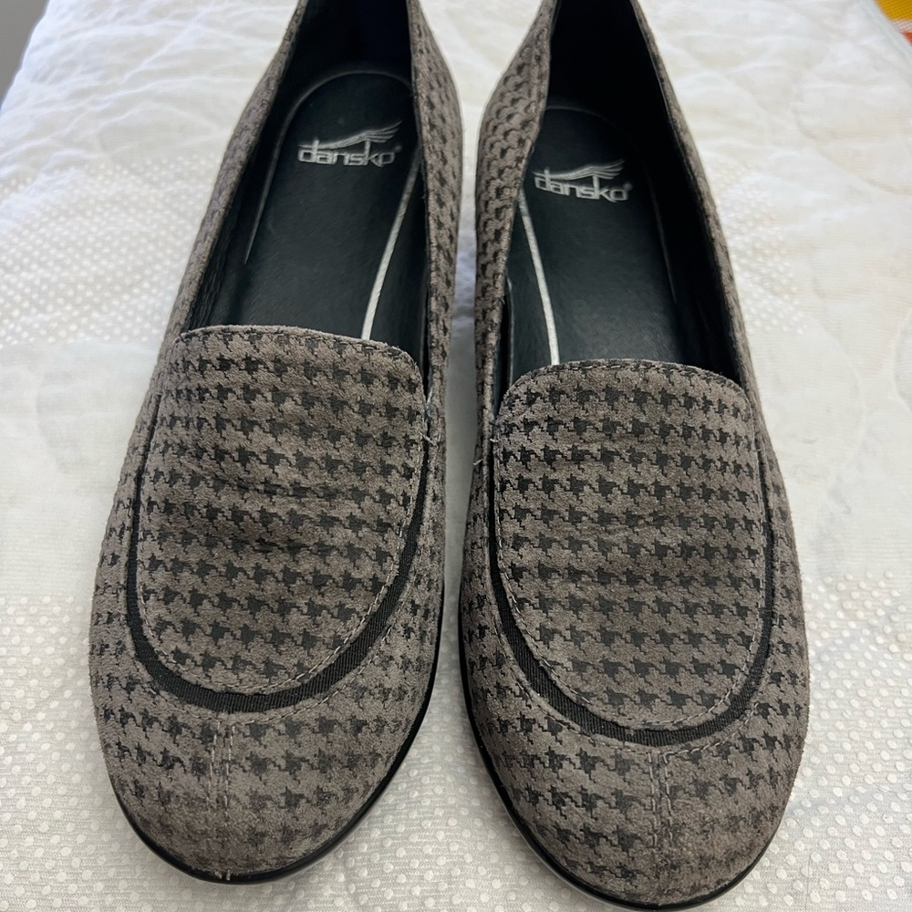 Dansko ladies dress shoes